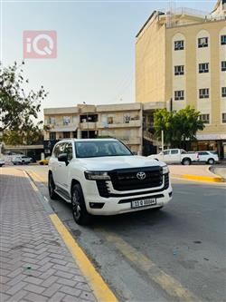 تۆیۆتا لاند کروزەر